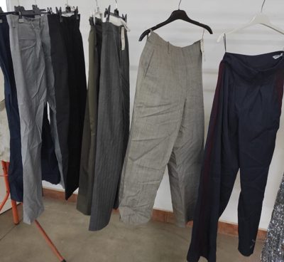 Pantaloni diverse modele si marimi