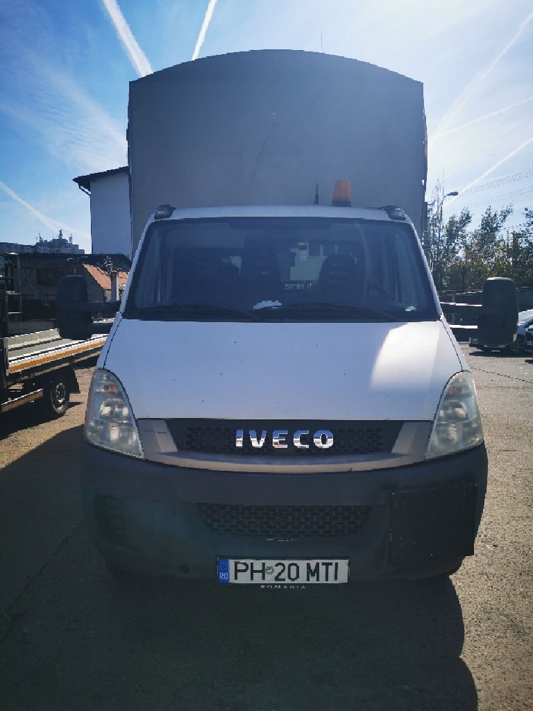 marca IVECO DAILY culoare ALB GRI 1