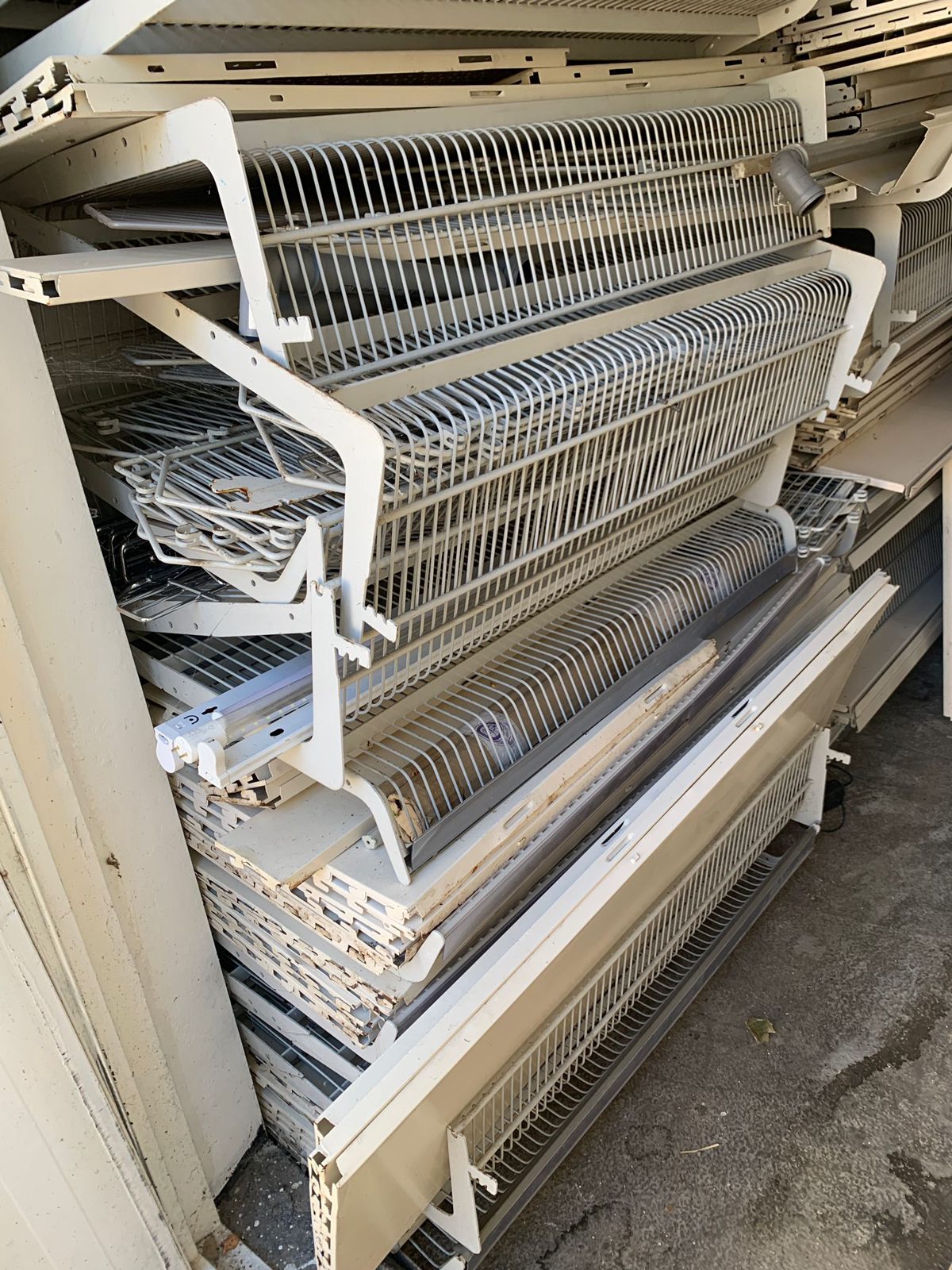 RAFTURI METALICE DOROBANTU 1