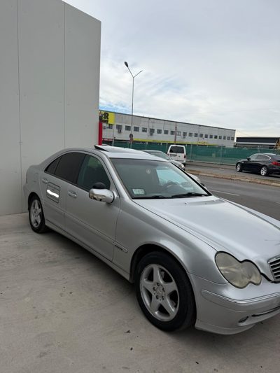 Autoturism M1 marca Mercedes-Benz model C 220 CDI
