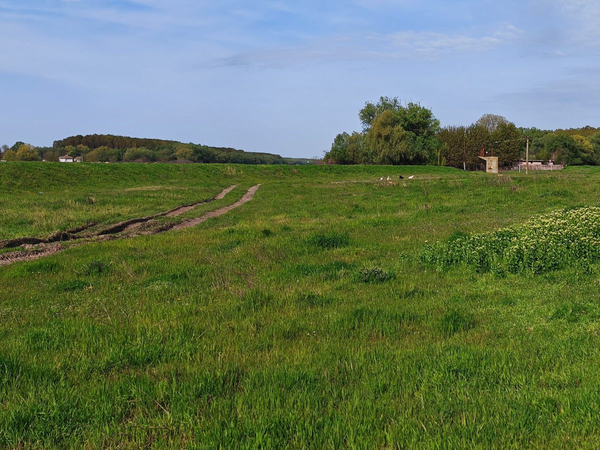 Teren construibil - INTRAVILAN in suprafata de 2000 MP 1