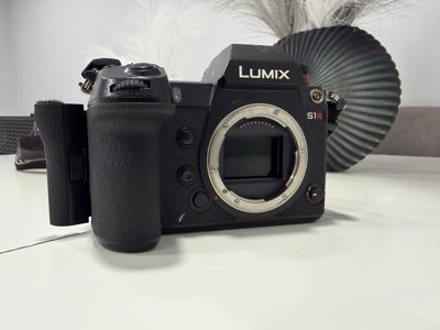 APARAT FOTO PANASONIC S1R