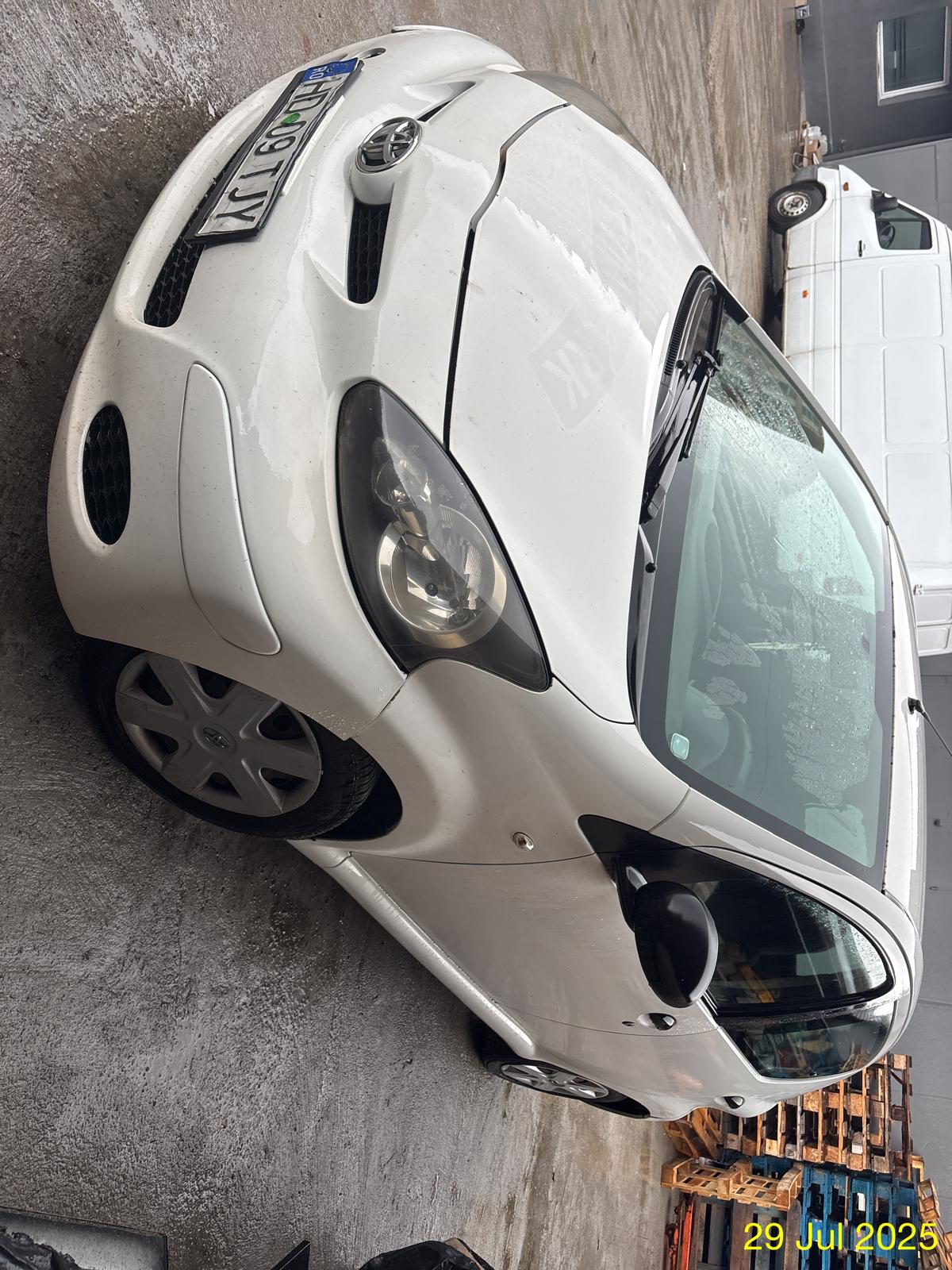 Autoturism marca Toyota model Aygo culoare Alb 1