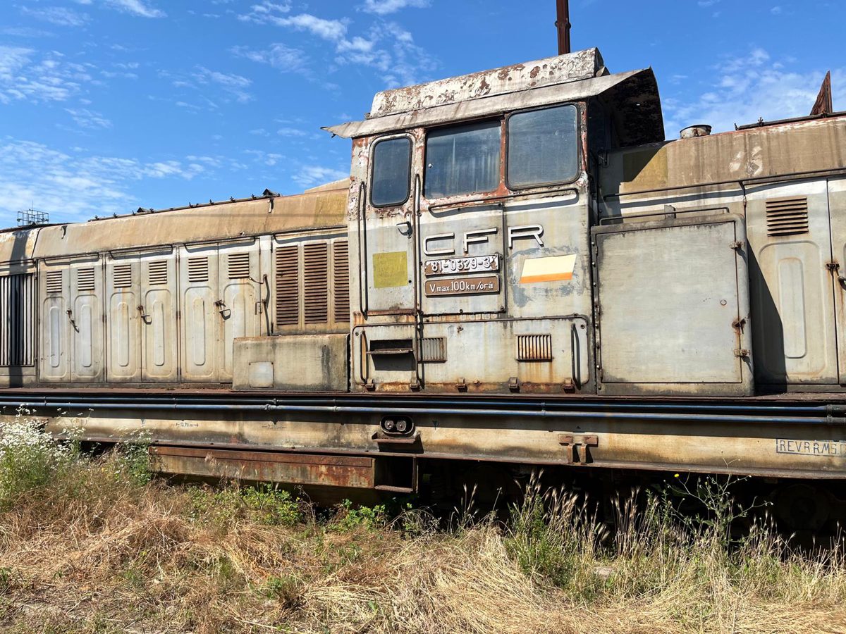 Locomotiva diesel hidraulica seria 81-0329-3 1