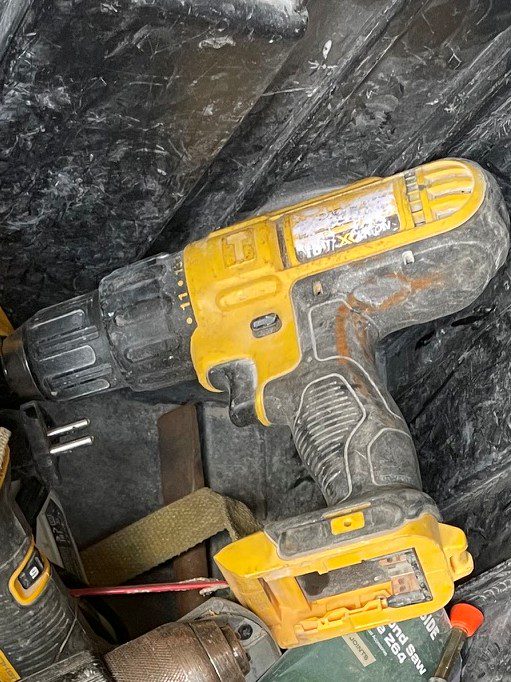 BORMASINA CU PERCUTIE DEWALT 18V 1