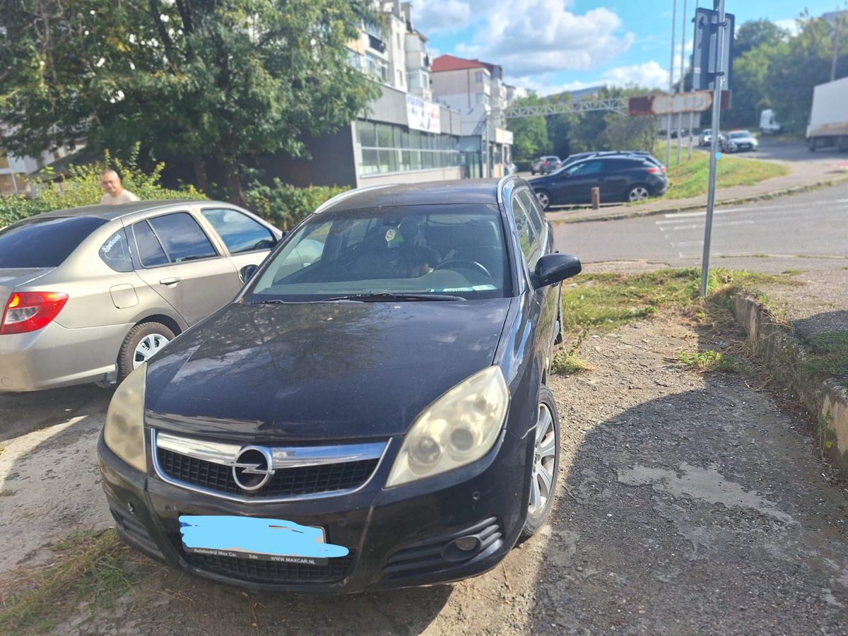 Autoturism marca Opel model Vectra Station Wagon 1