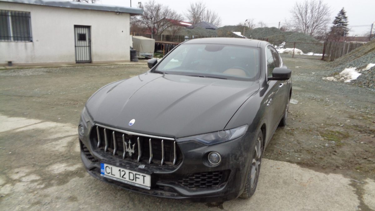 Autoturism marca Maserati model Levante culoare Verde 1