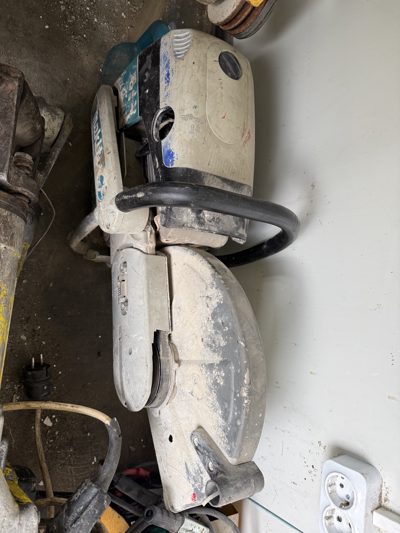 MAŞINĂ TĂIAT BETON MANUALĂ MAKITA DPC 33