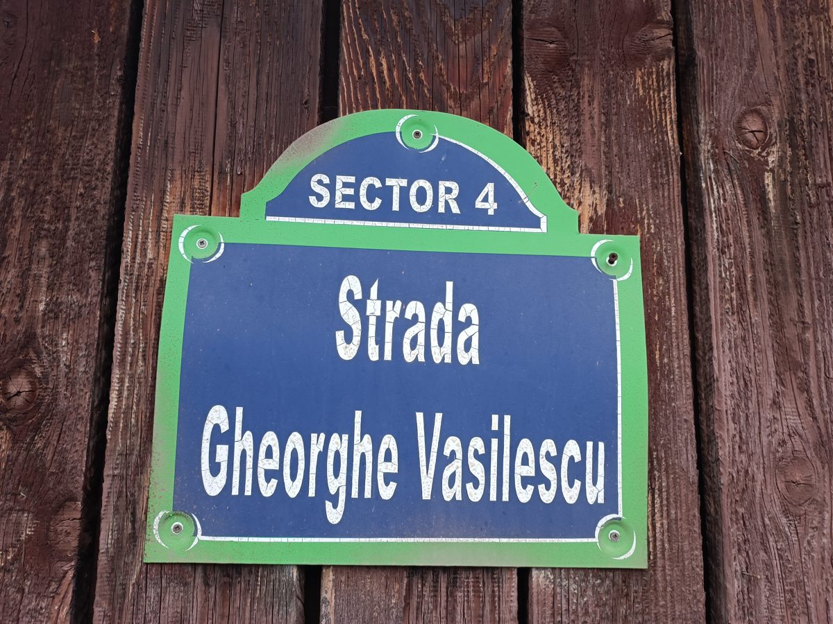 COTA INDIVIZA 1/2 DIN IMOBILUL SITUAT IN STR.GHEORGHE VASILESCU,SECT.4 1