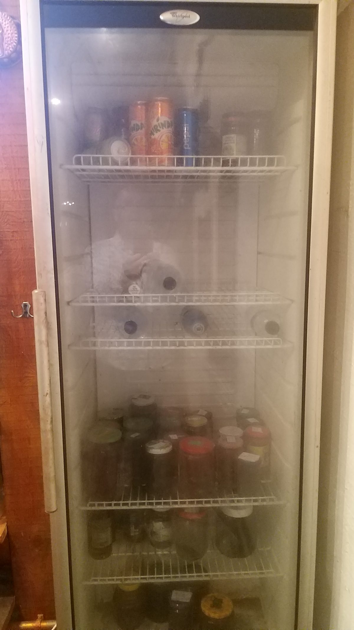 Vitrină frigorifică băuturi 1