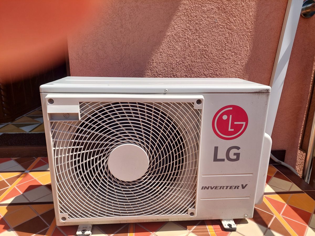 APARAT AER CONDITIONAT LG 1