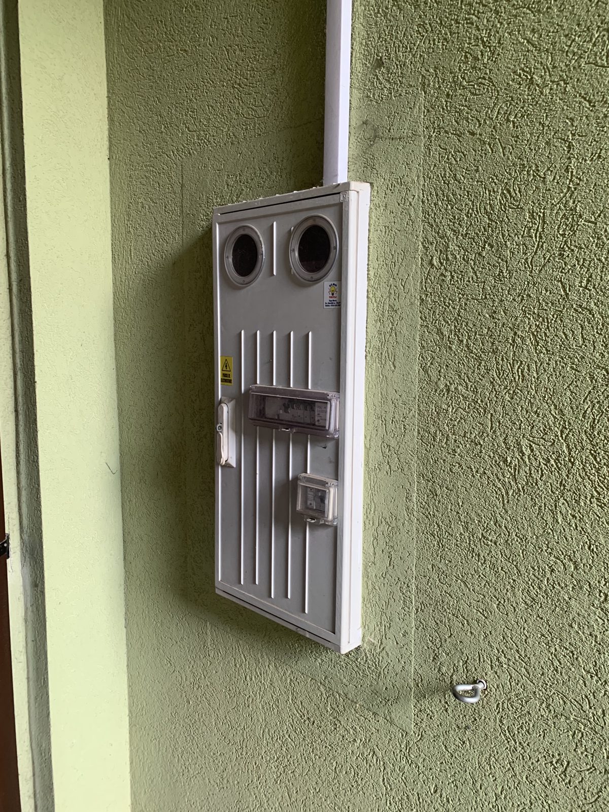 INSTALATII  ELECTRICE - CURENT TRIFAZIC 1