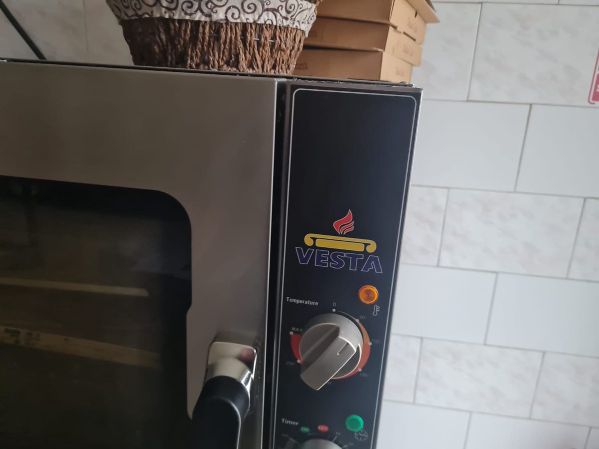 CUPTOR PATISERIE CU 4 TĂVI 1