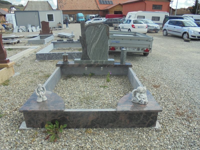 Monument funerar 1