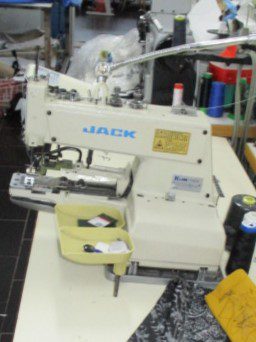 masina de cusut butoniere JACK