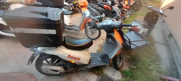 Scuter marca PIAGGIO LIBERTY CORPORATE MA6 01 1 1