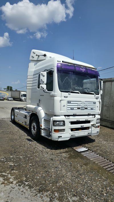 Cap tractor marca MAN model TGA 18 .430 4X2 BLS culoare alb
