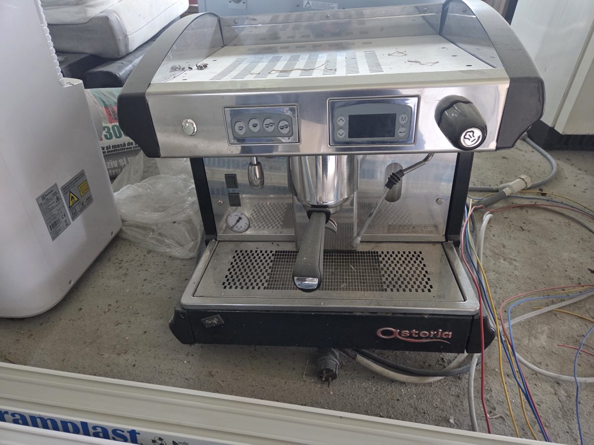 Aparat de cafea profesional Astoria Forma SAE1, model electric cu display 1