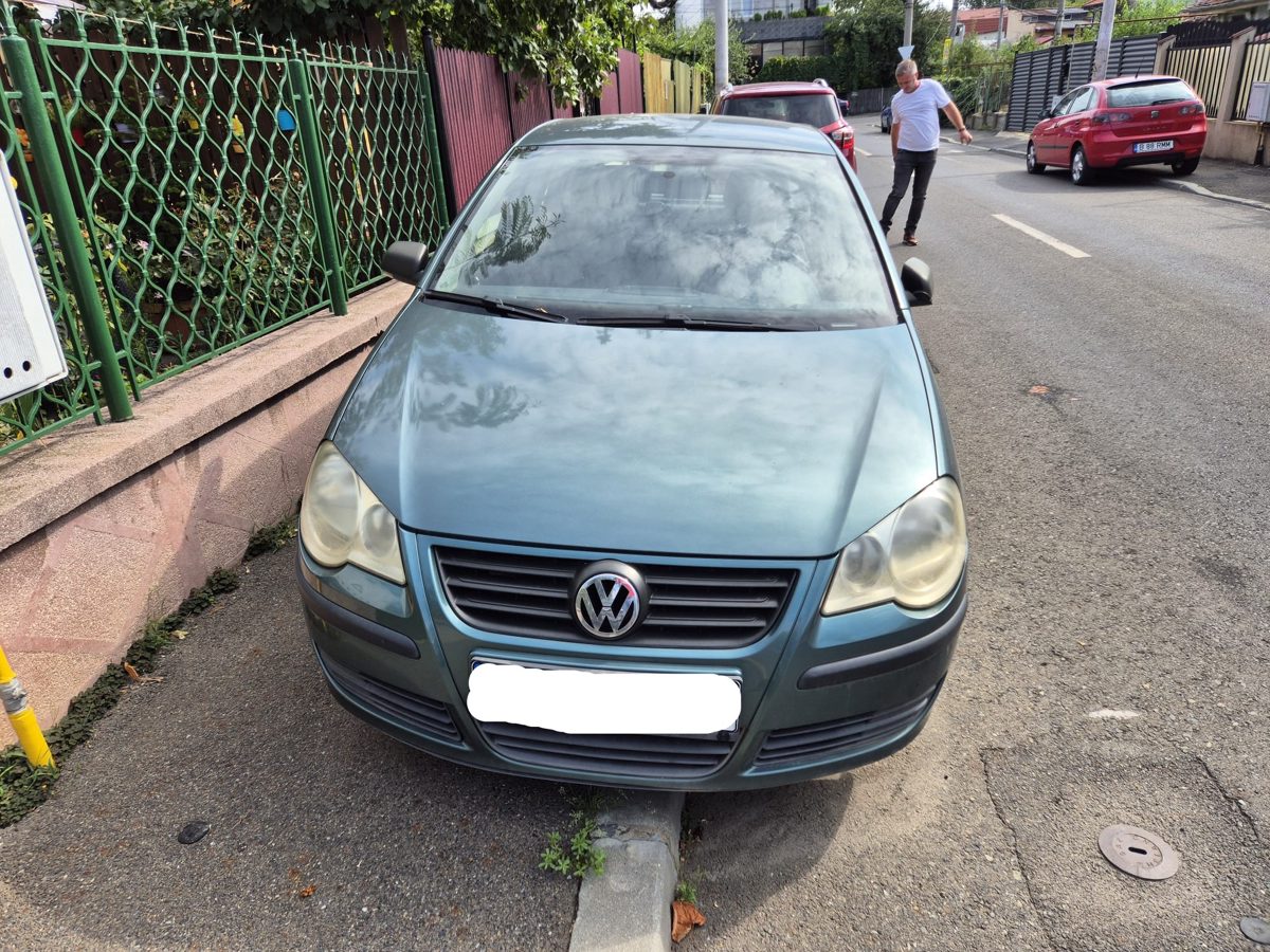 Autoturism marca VW model POLO culoare VERDE 1
