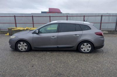 Autoturism marca Renault model Megane culoare Gri