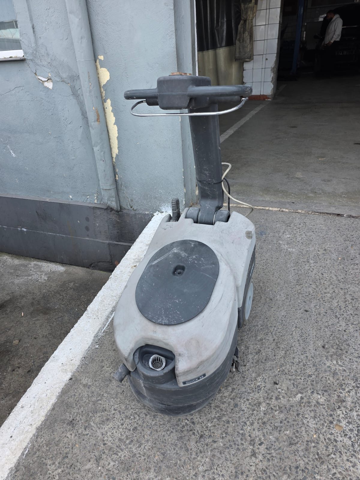 Aparat de aspirat pardoseli 230V/50Hz 1