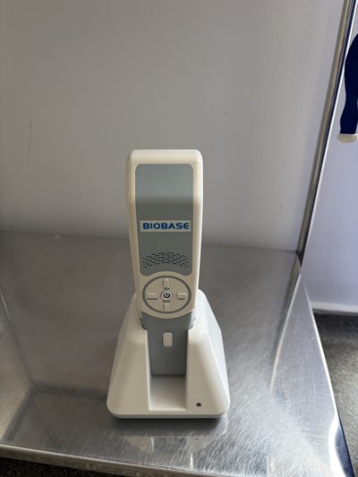 Sistem de vizualizare vene portabil cu stand mobil BIOBASE