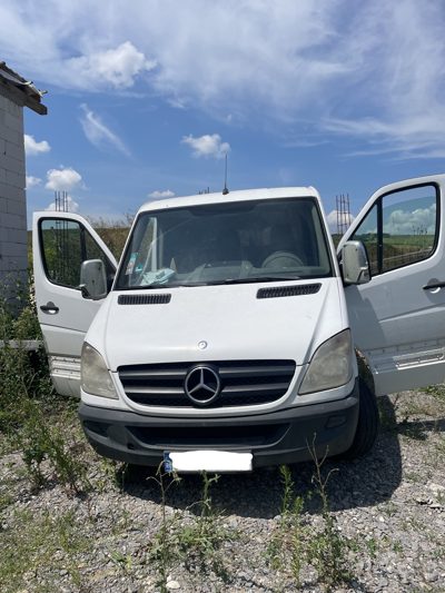 Autoutilitara marca MERCEDES BENZ model SPRINTER