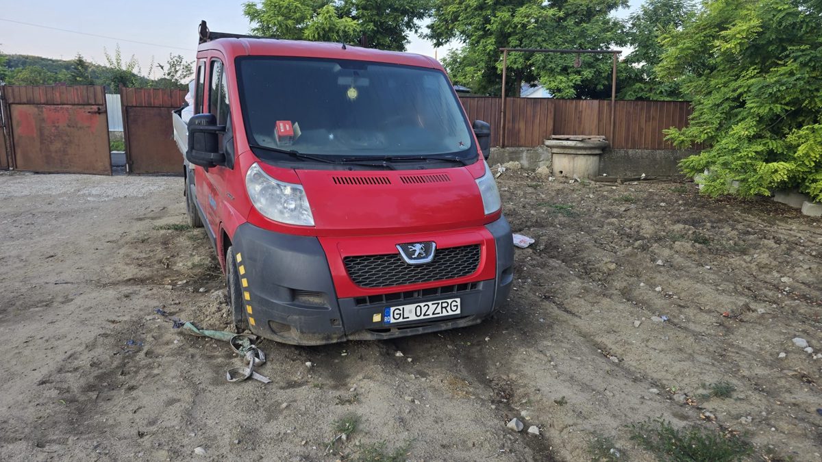 Autoturism marca Peugeot model Boxer 1