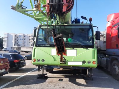 Camion macara marca AUTOMACARA LIEBHERR model LTM 1055-3.1 culoare verde-albastru