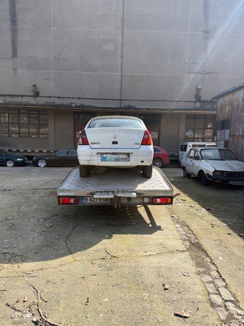 Autoturism marca Renault model Clio culoare alb 1
