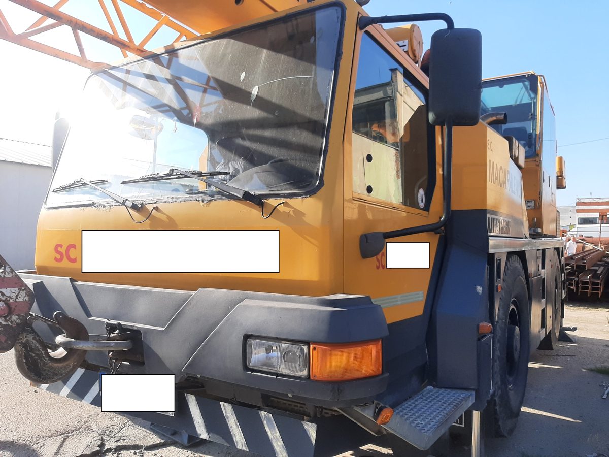 Camion macara marca LIEBHERR model LTM 1030/2 culoare galben 1