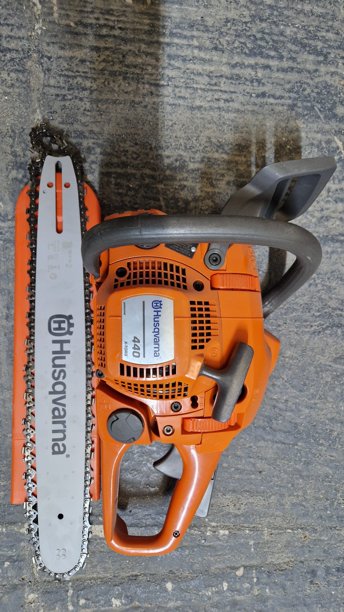 Motofierastrau marca Husqvarna, model 440, cu lama si lant 1