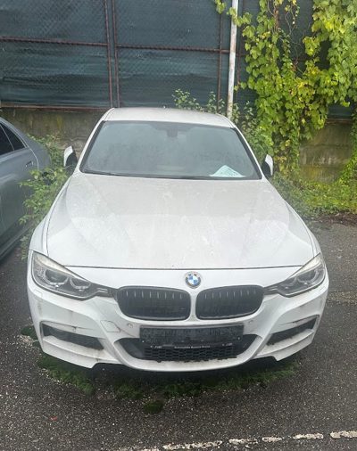 BMW - 320XDrive ,