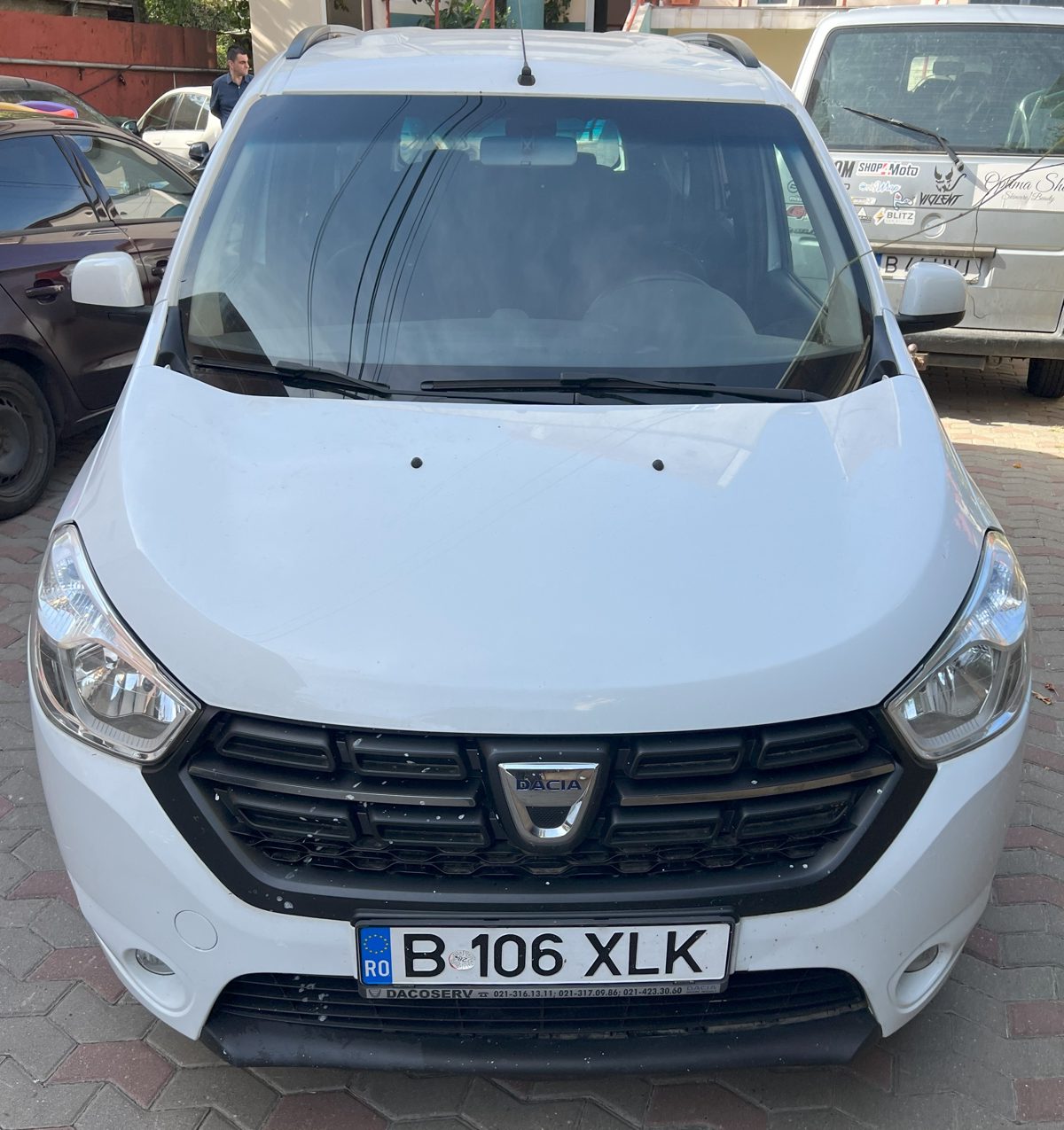 Autoturism marca Dacia model Lodgy culoare Alb 1