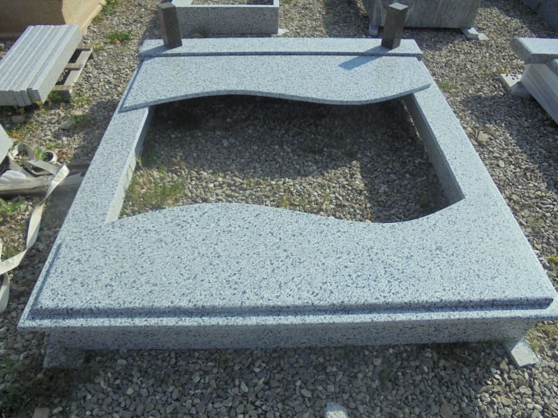 Monument funerar 1