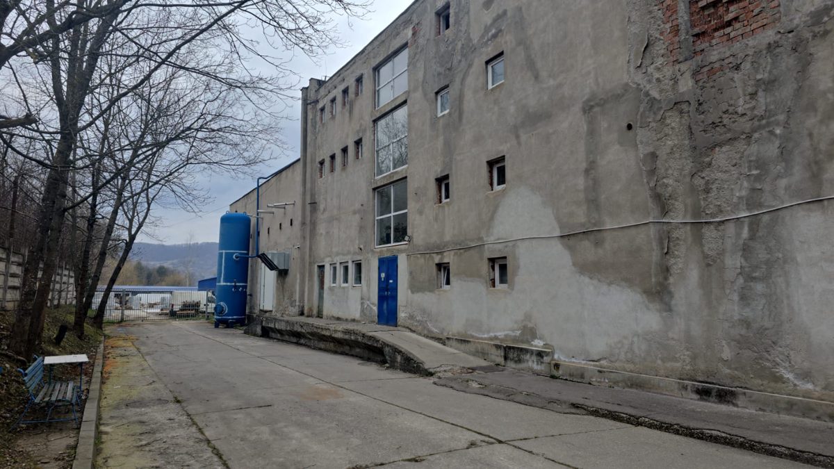 Construcţia C1- hală-rampă în suprafaţă constuită la sol de 3178 mp si teren aferent 3312 mp 1