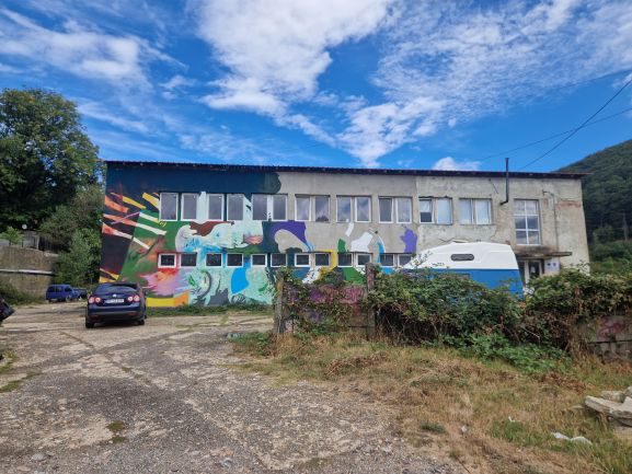 Spatiu industrial - Depozit marfa si birouri 1
