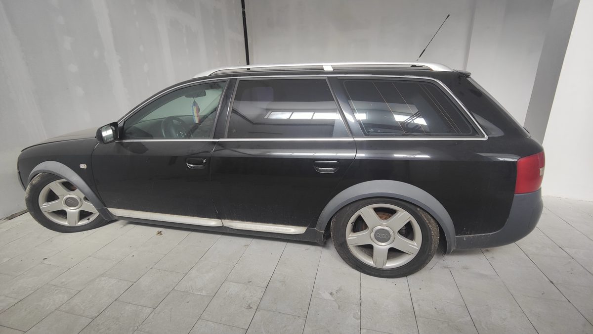 Autoturism marca Audi model Allroad Shooting Brake Concept 1