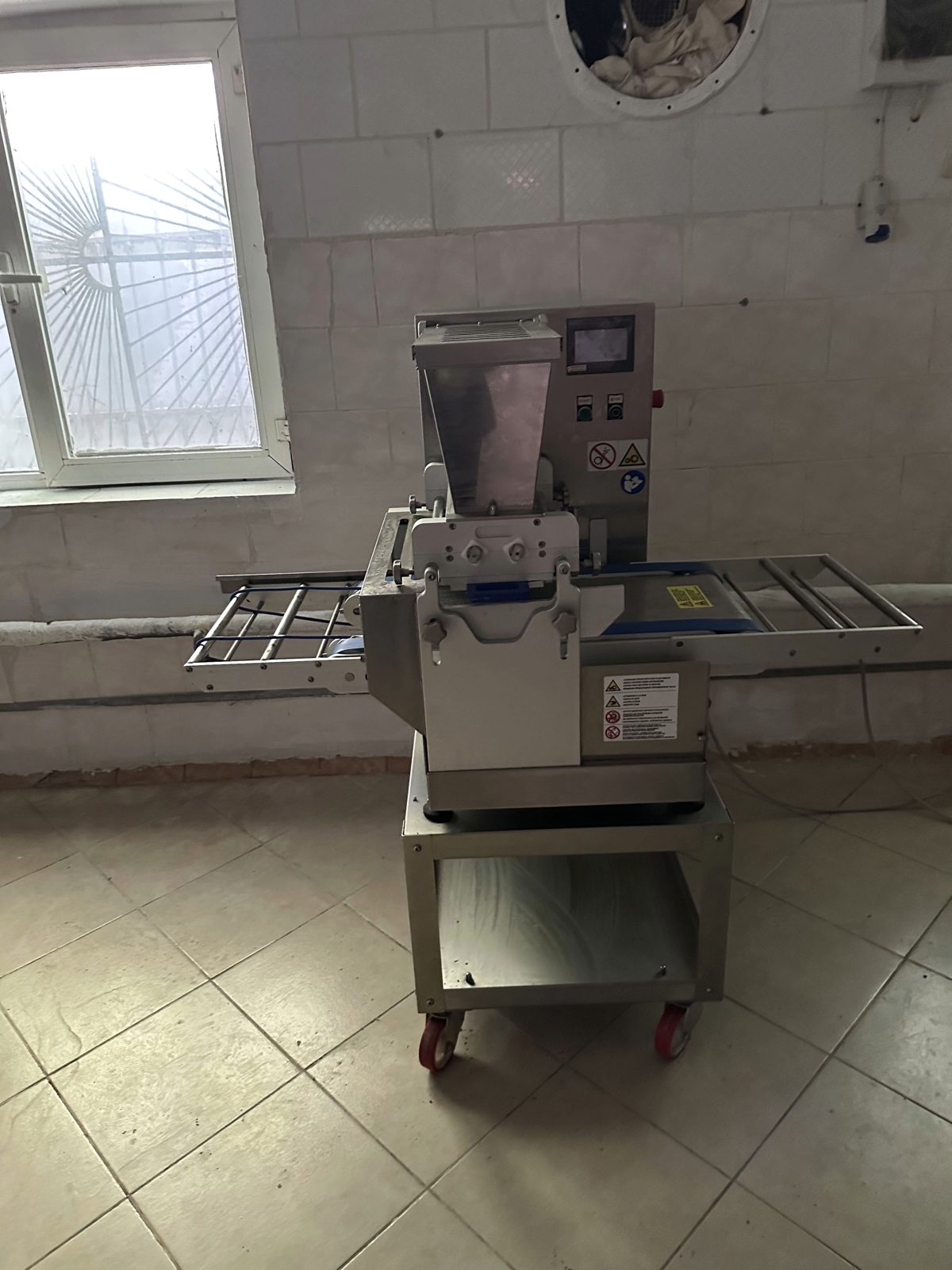 Masina pentru turnat/format fursecuri 1