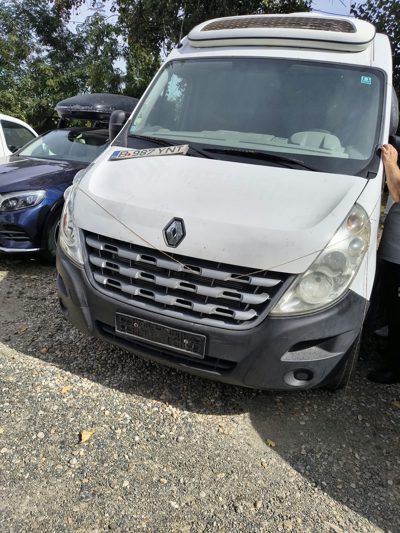 AUTOUTILITARE marca RENAULT MASTER