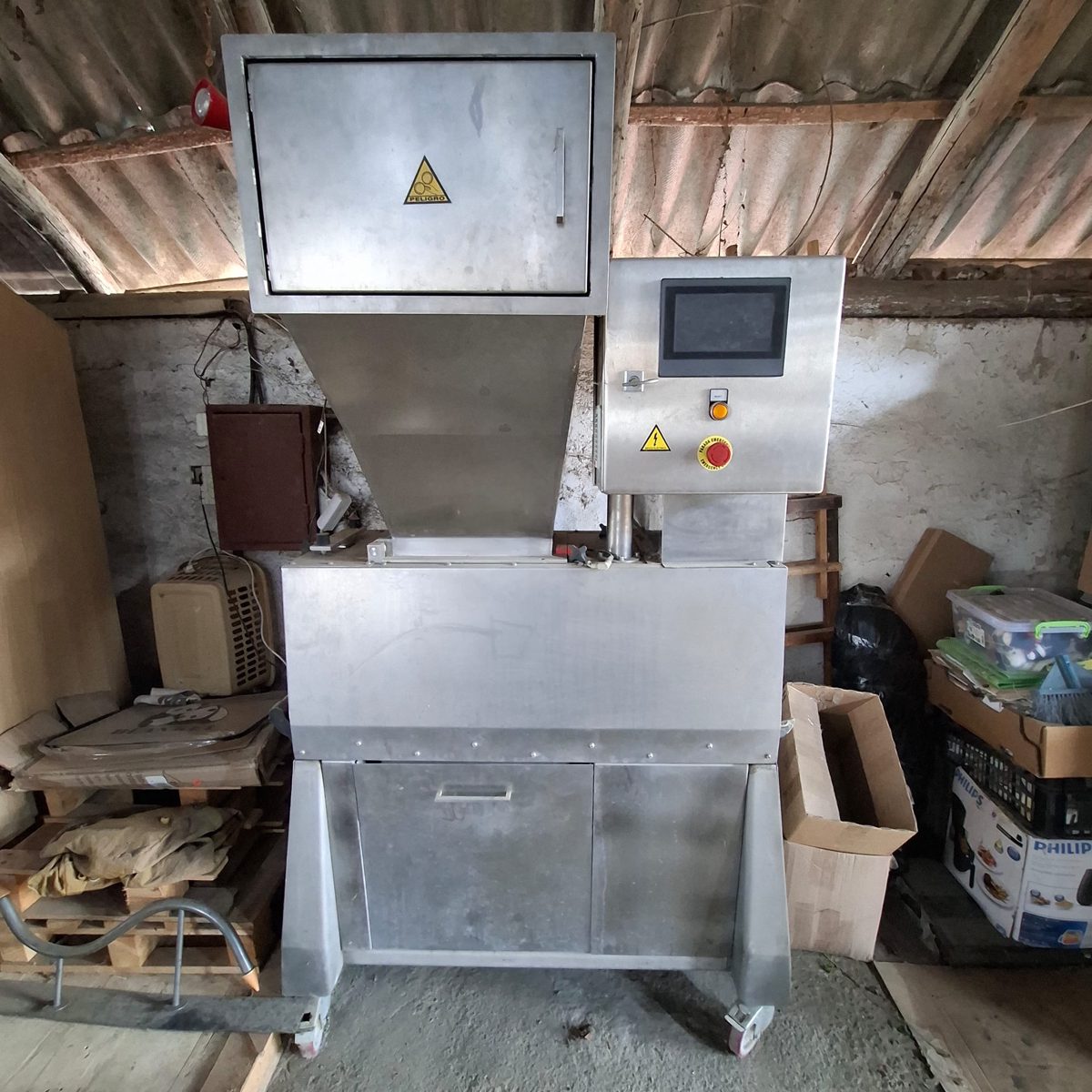 CONCASOR DESTRU 4 KW cu panou de comanda KINCO 1