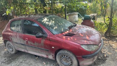 Autoturism marca Peugeot model 206