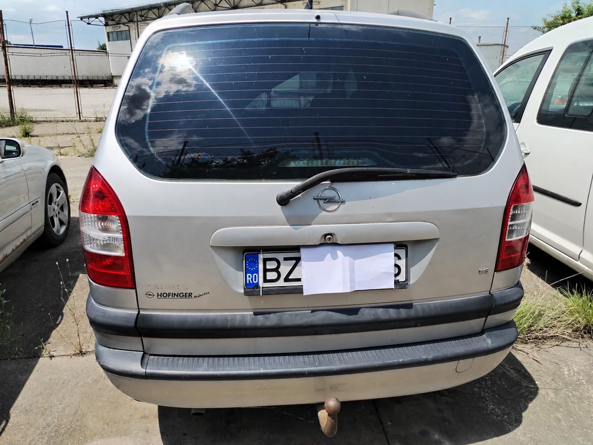 Autoturism marca Opel model Zafira facelift culoare Gri 1
