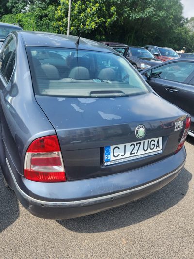 Autoturism marca SKODA culoare Gri