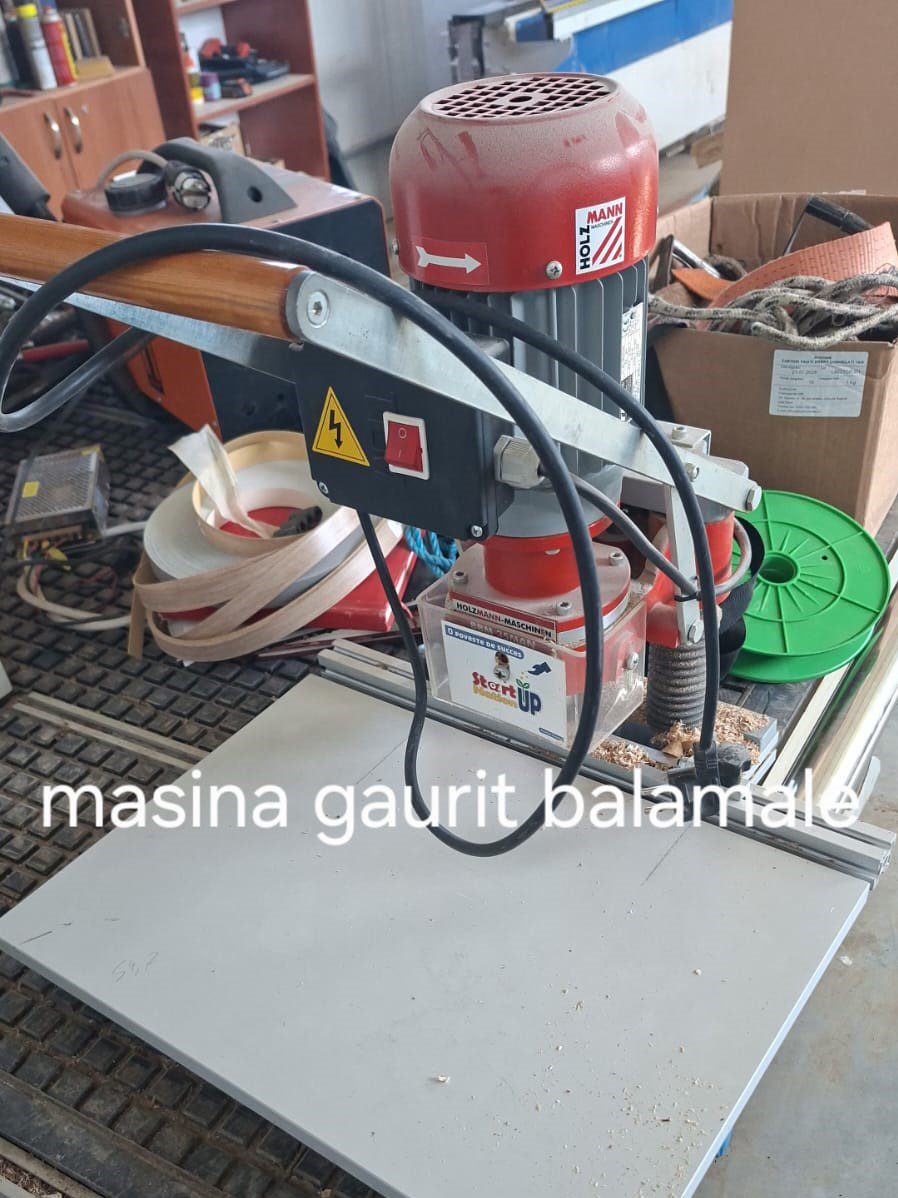 MASINA DE GAURIT LOCAS BALAMA HOLZMANN BBM 35MAN 1
