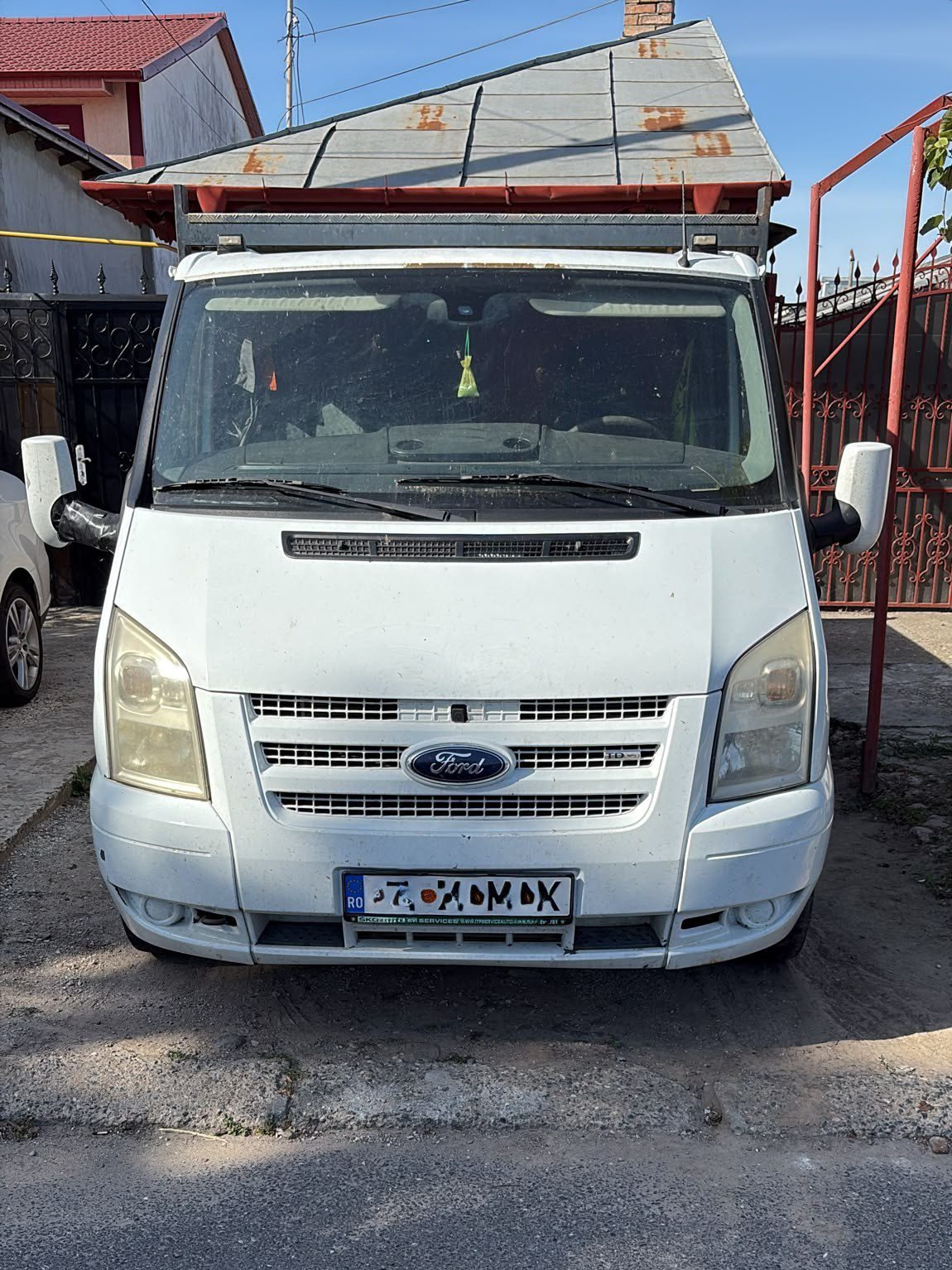 AUTOUTILITARE Basculanta marca Ford model transit culoare Alb 1