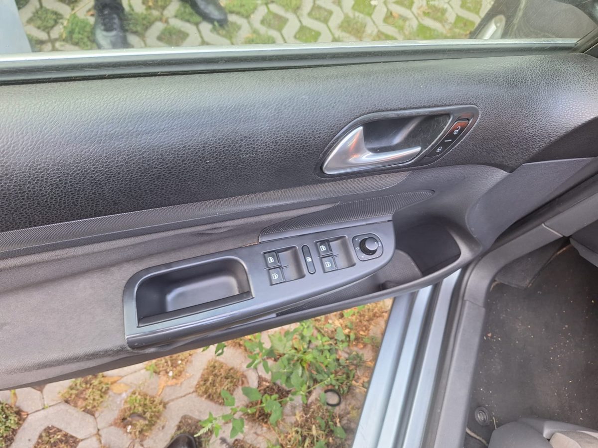 Autoturism marca Volkswagen model Jetta 1