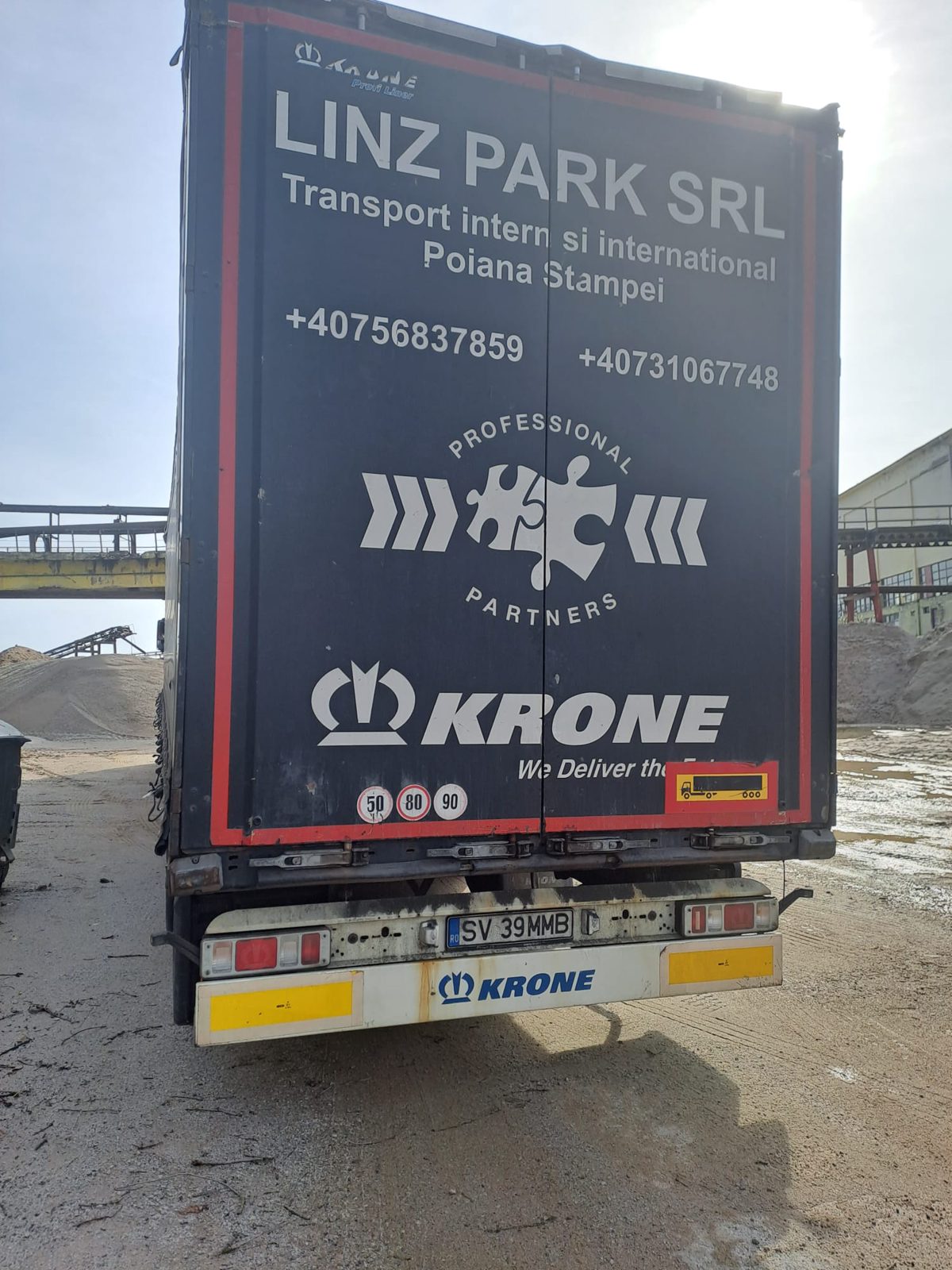 REMORCI Semiremorci marca KRONE model  SEMIREMORCA SD/DDA06CLNF culoare Gri-Verde 1