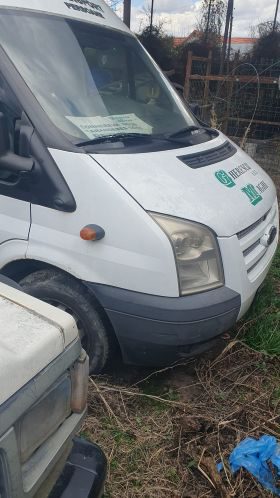Microbuz cat D marca FORD model TRANZIT culoare Alb