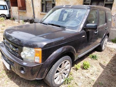 Autoturism marca Land Rover model Discovery culoare Negru
